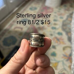 Women’s ring 8 1/2 sterlingg silver ring